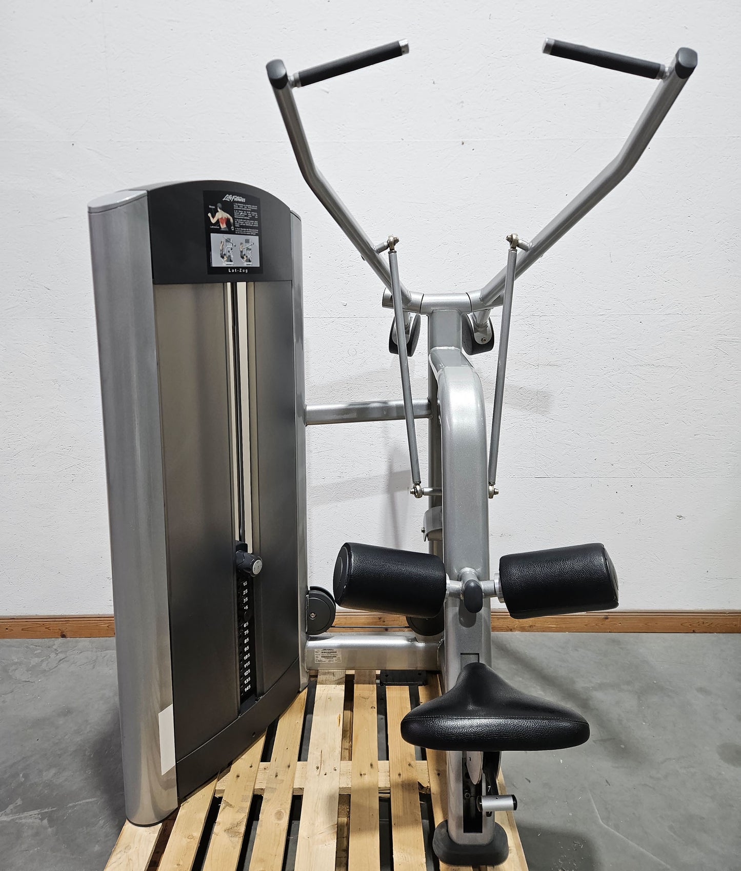Life Fitness Set 10 Strength Equipment, Signature Series, Frame Silver, Upholstery Black, Used - Refurbished Condition