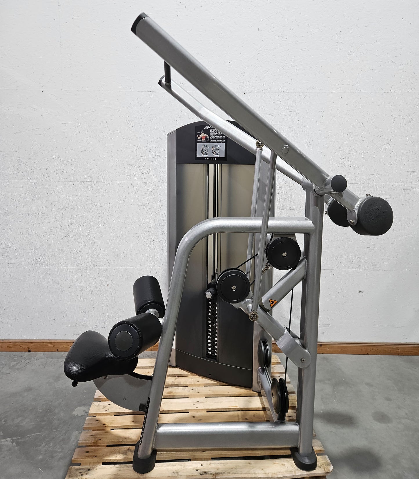 Life Fitness Set 10 Strength Equipment, Signature Series, Frame Silver, Upholstery Black, Used - Refurbished Condition