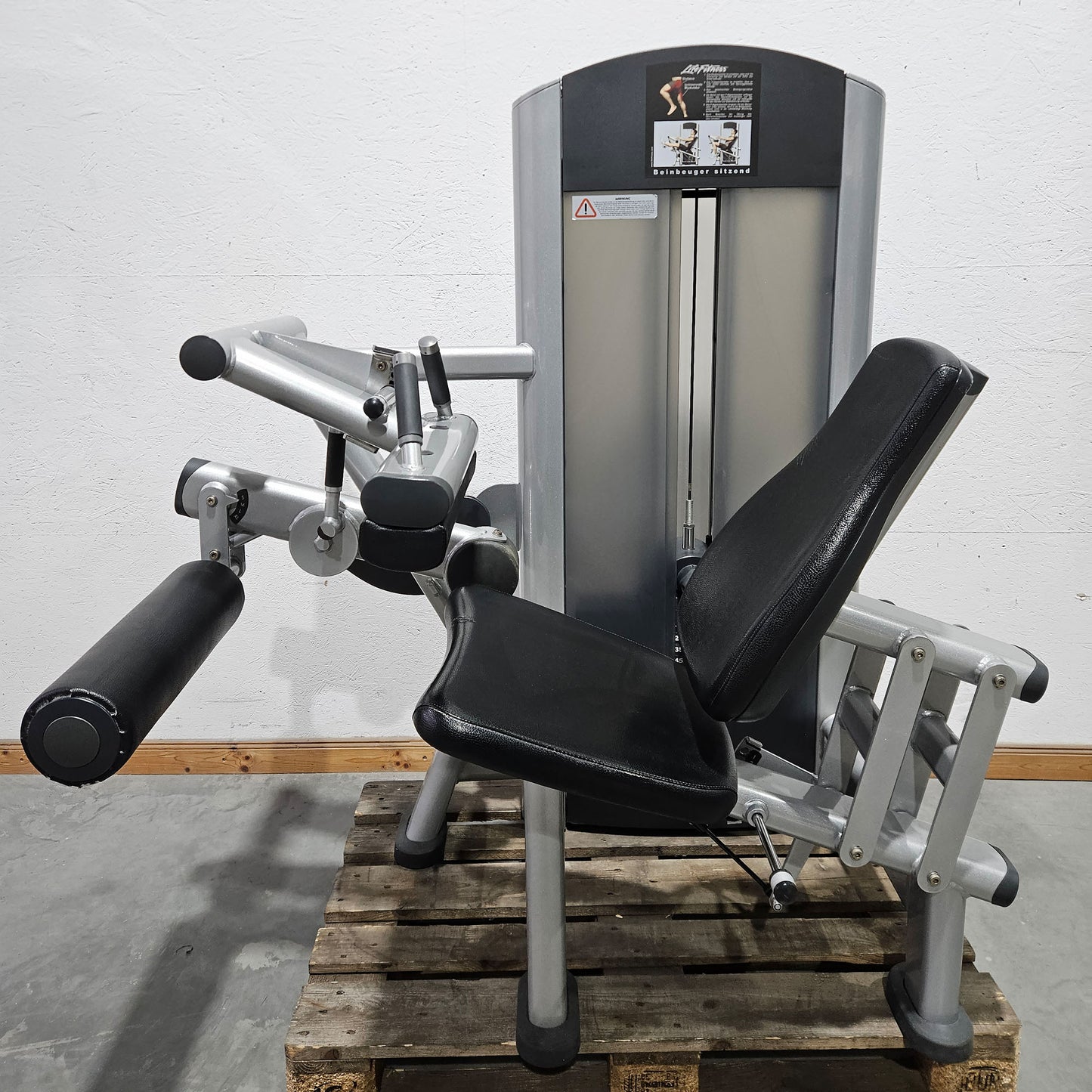 Life Fitness Set 10 Strength Equipment, Signature Series, Frame Silver, Upholstery Black, Used - Refurbished Condition