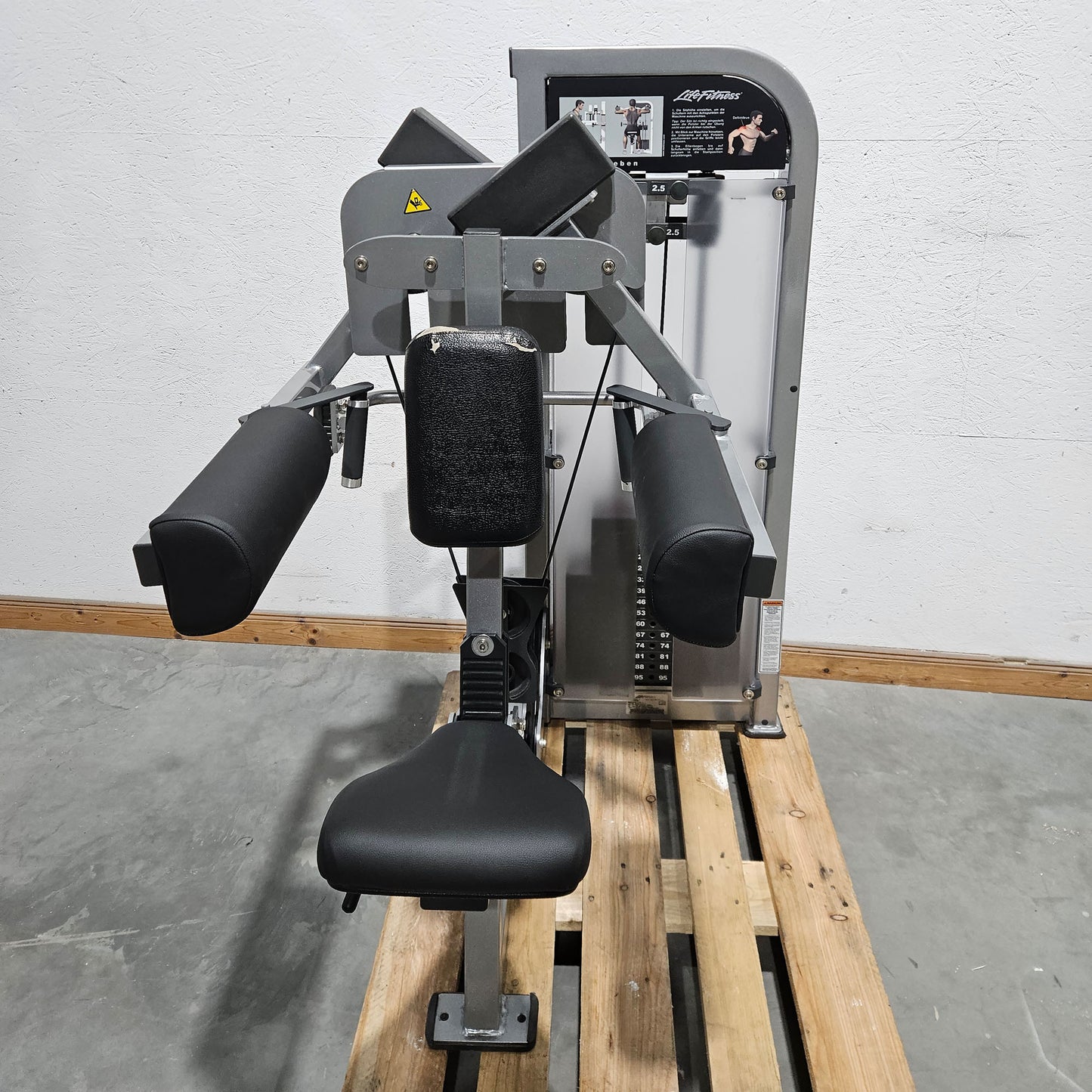 Life Fitness Set 10 Strength Equipment, Signature Series, Frame Silver, Upholstery Black, Used - Refurbished Condition