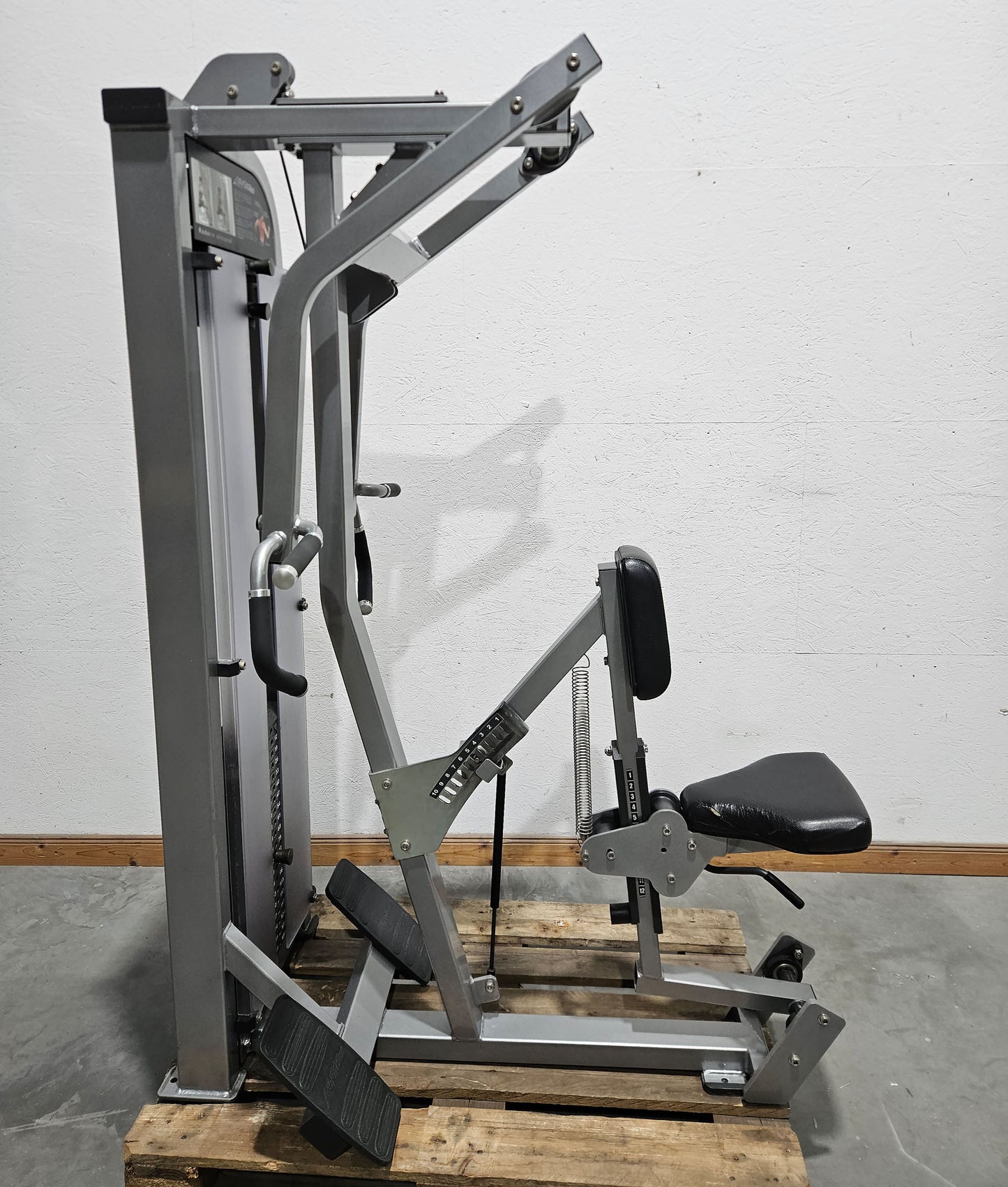 Life Fitness Set 10 Strength Equipment, Signature Series, Frame Silver, Upholstery Black, Used - Refurbished Condition