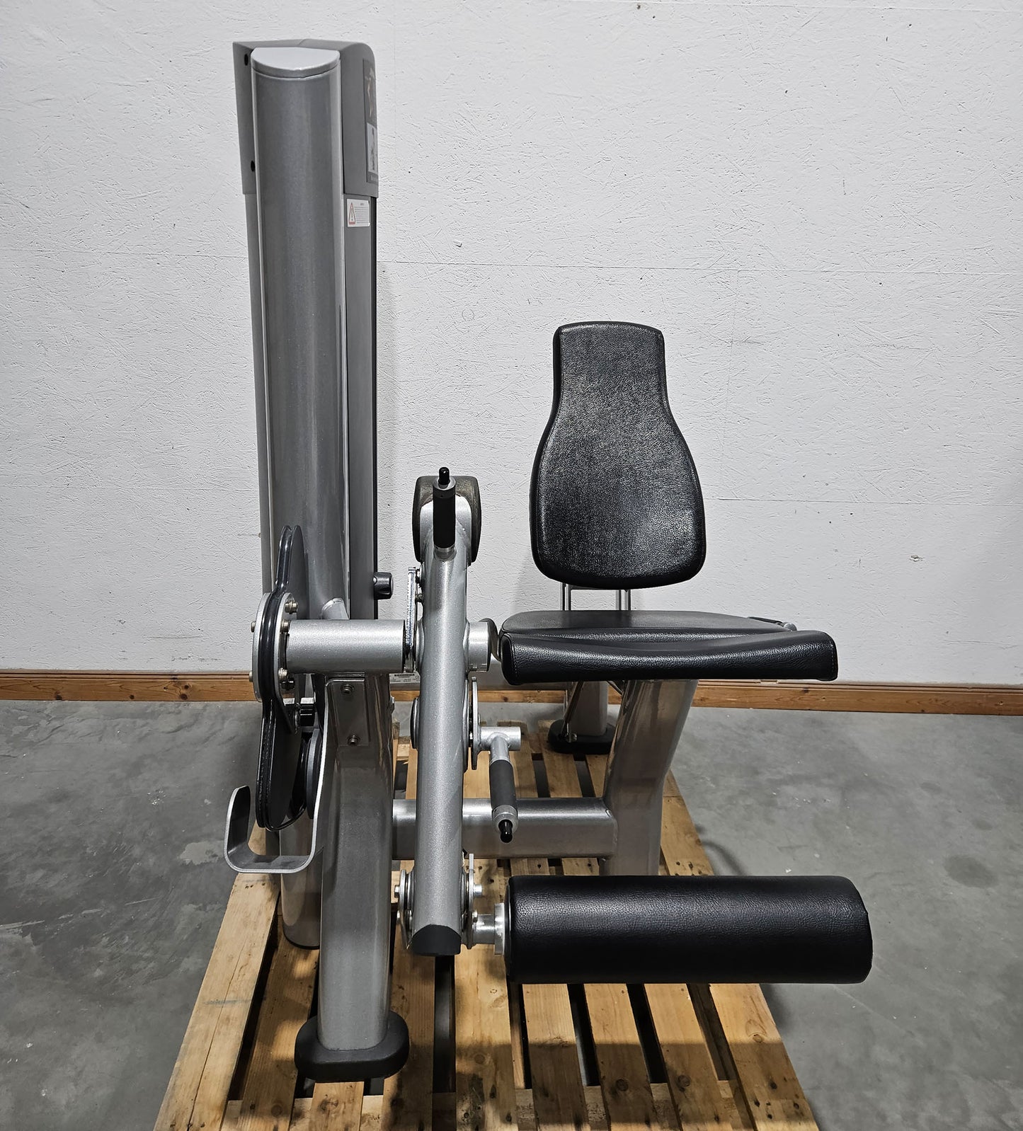 Life Fitness Set 10 Strength Equipment, Signature Series, Frame Silver, Upholstery Black, Used - Refurbished Condition