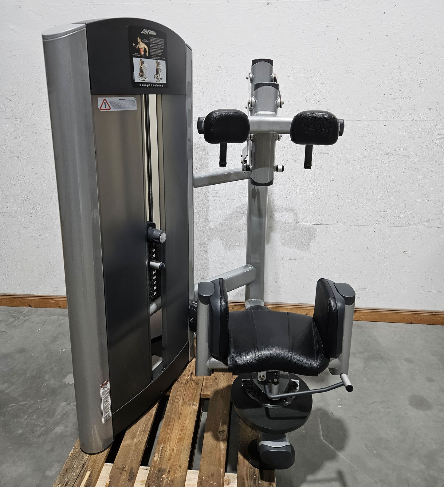 Life Fitness Set 10 Strength Equipment, Signature Series, Frame Silver, Upholstery Black, Used - Refurbished Condition