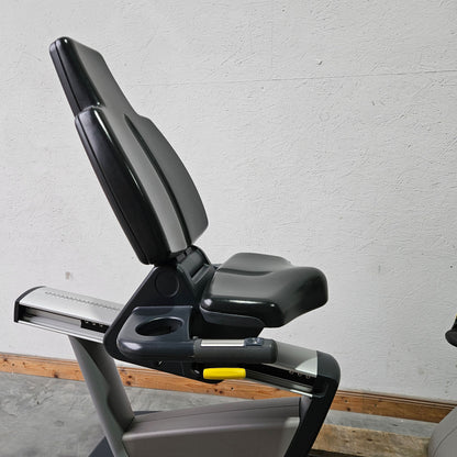TechnoGym Recumbent Excite Line Recline 700, LED Display, verstellbare Pedalarme, mit Handpuls, Polster Schwarz, gebraucht - überholter Zustand