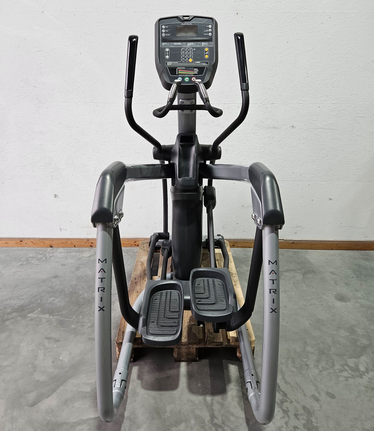 Matrix A3X bzw E3X Crosstrainer, Ascent Trainer, Suspension Elliptical Trainer, LED Display, Farbe Silber, gebraucht - überholter Zustand