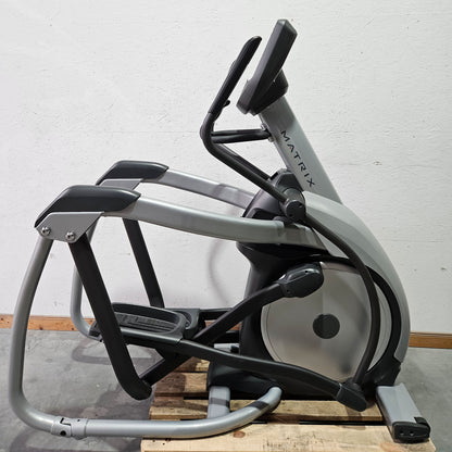 Matrix A3X bzw E3X Crosstrainer, Ascent Trainer, Suspension Elliptical Trainer, LED Display, Farbe Silber, gebraucht - überholter Zustand