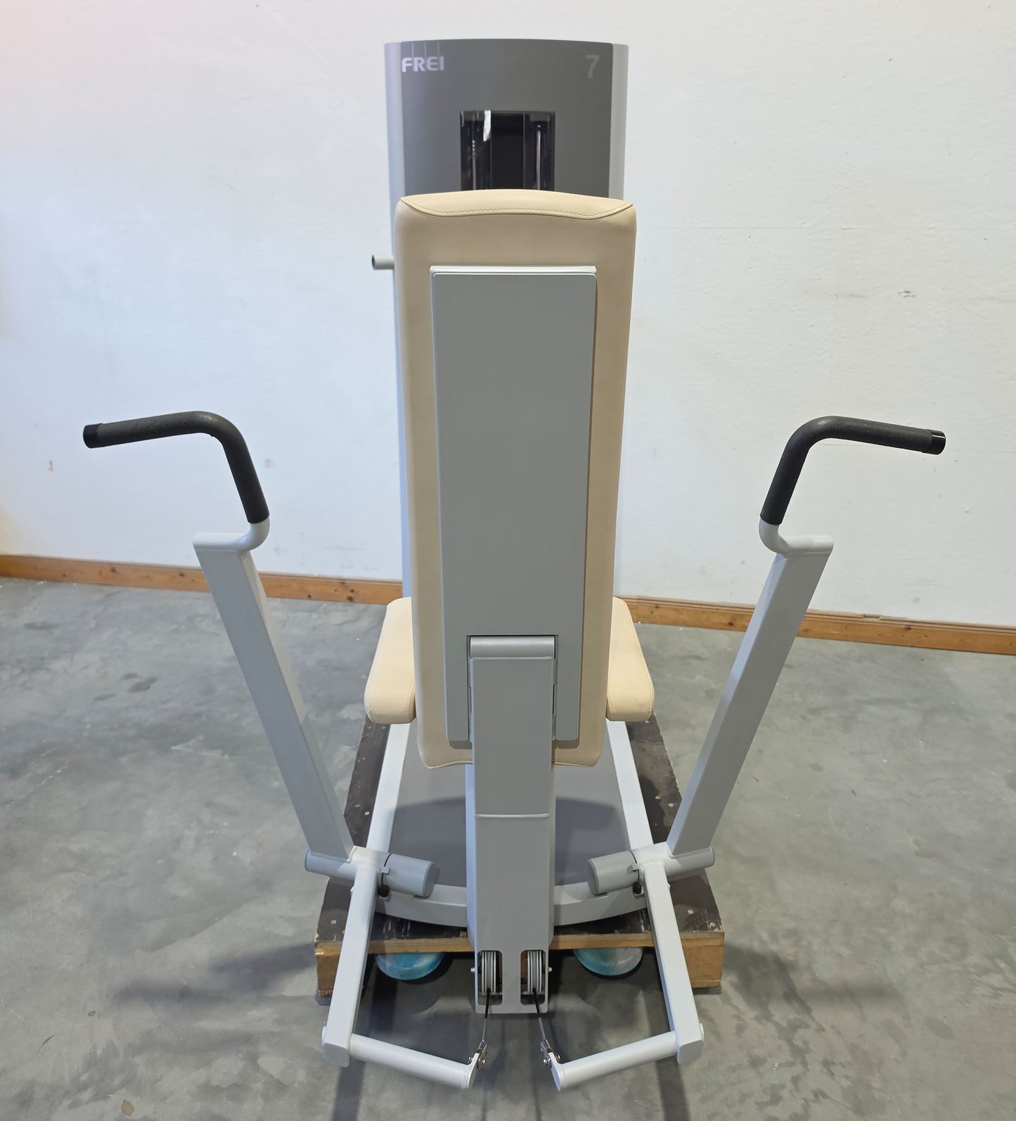 Frei Genius Eco Bankdrückmaschine, Brustpresse, Chestpress, MPG, Reha, Rahmenfarbe Silber, gebraucht - überholter Zustand
