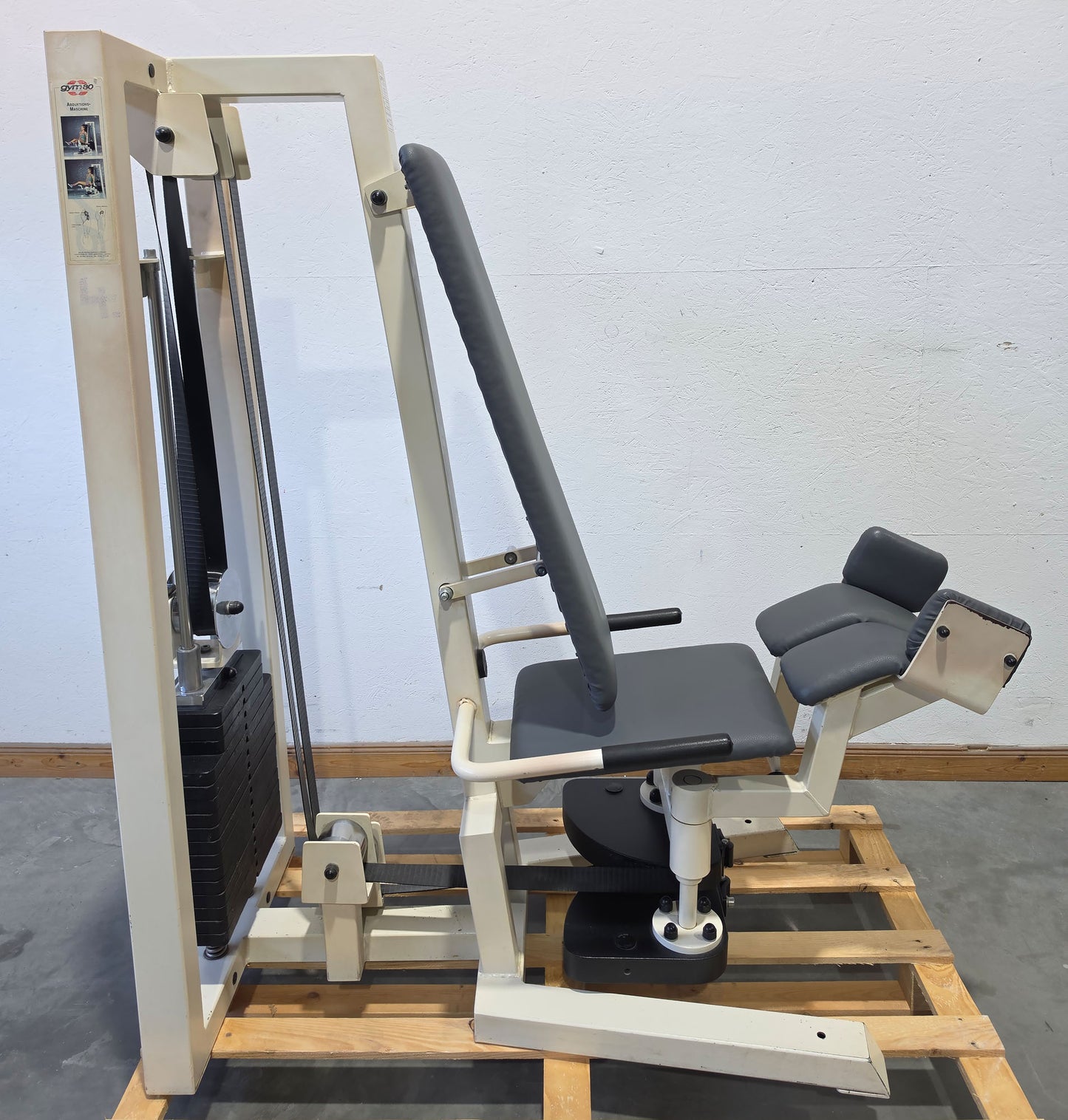 Gym80 - 2er Set = Abduktoren und Adduktorenmaschine, Oldschool Edition oder Classic Line, Hip Abduction und Hip Adduction Set, Rahmenfarbe Weiß, gebraucht mit Gebrauchsspuren