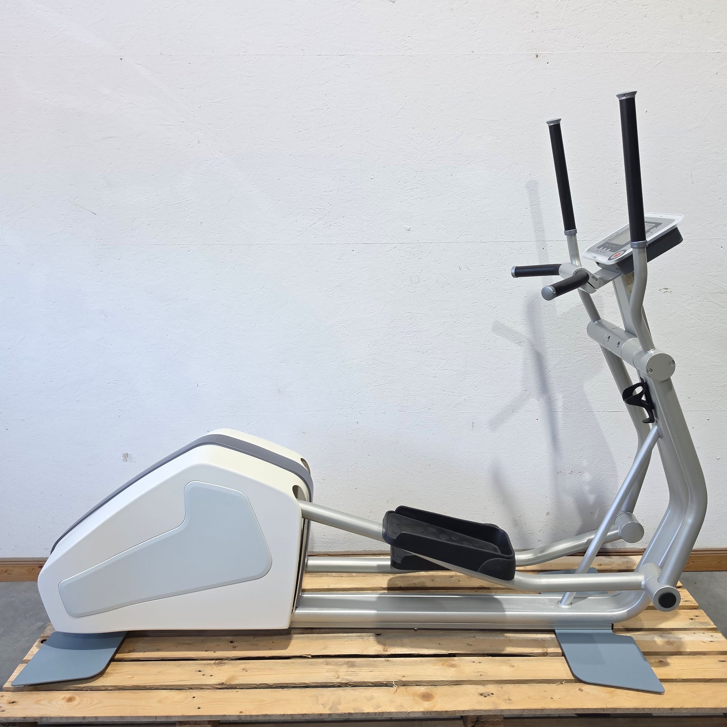Emotion Fitness Motion Cross 800 med, mit großem Trainingsprogramm, Watt Training, Ellipsentrainer, Crosstrainer, gebrandet Frei AG, gebraucht - überholter Zustand