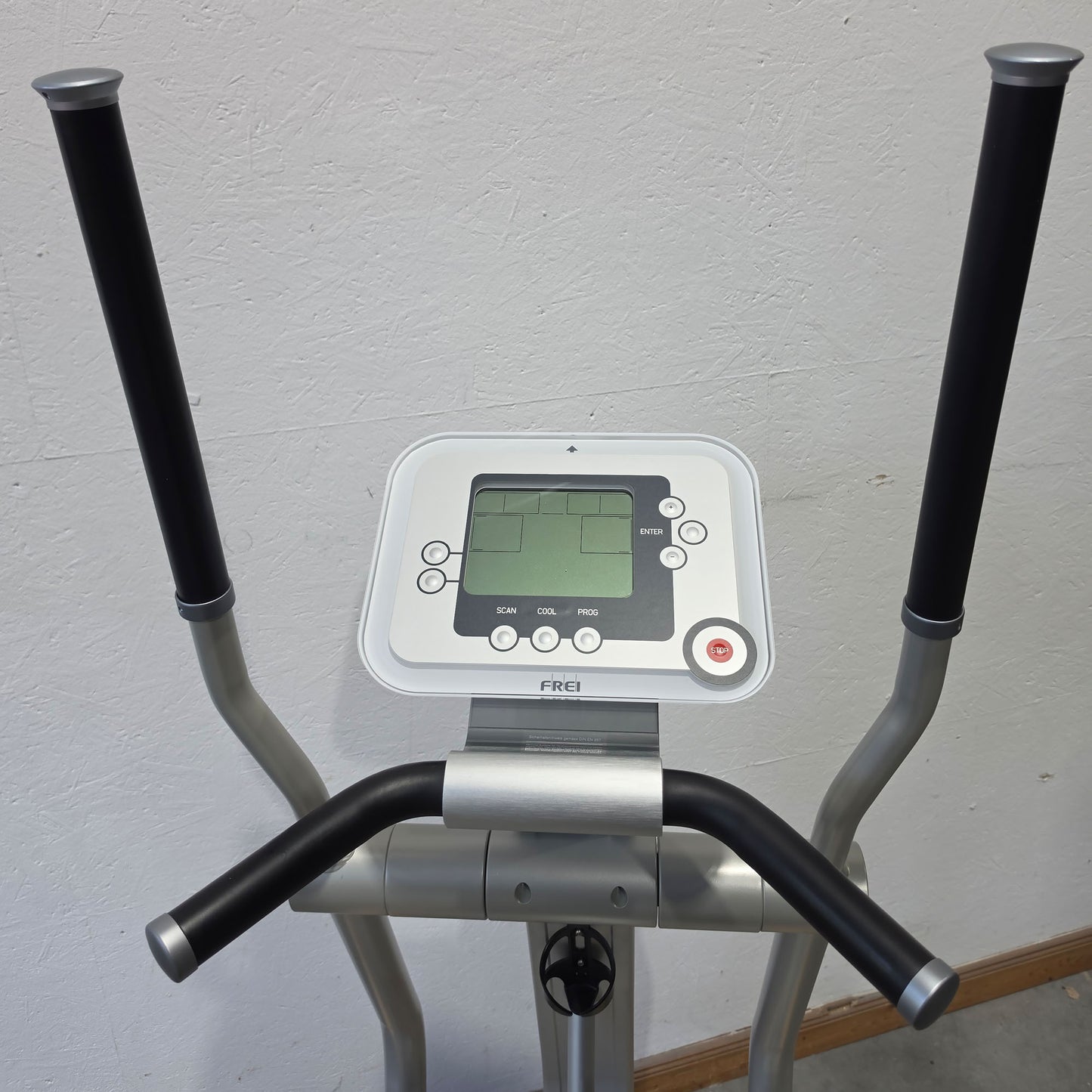 Emotion Fitness Motion Cross 800 med, mit großem Trainingsprogramm, Watt Training, Ellipsentrainer, Crosstrainer, gebrandet Frei AG, gebraucht - überholter Zustand
