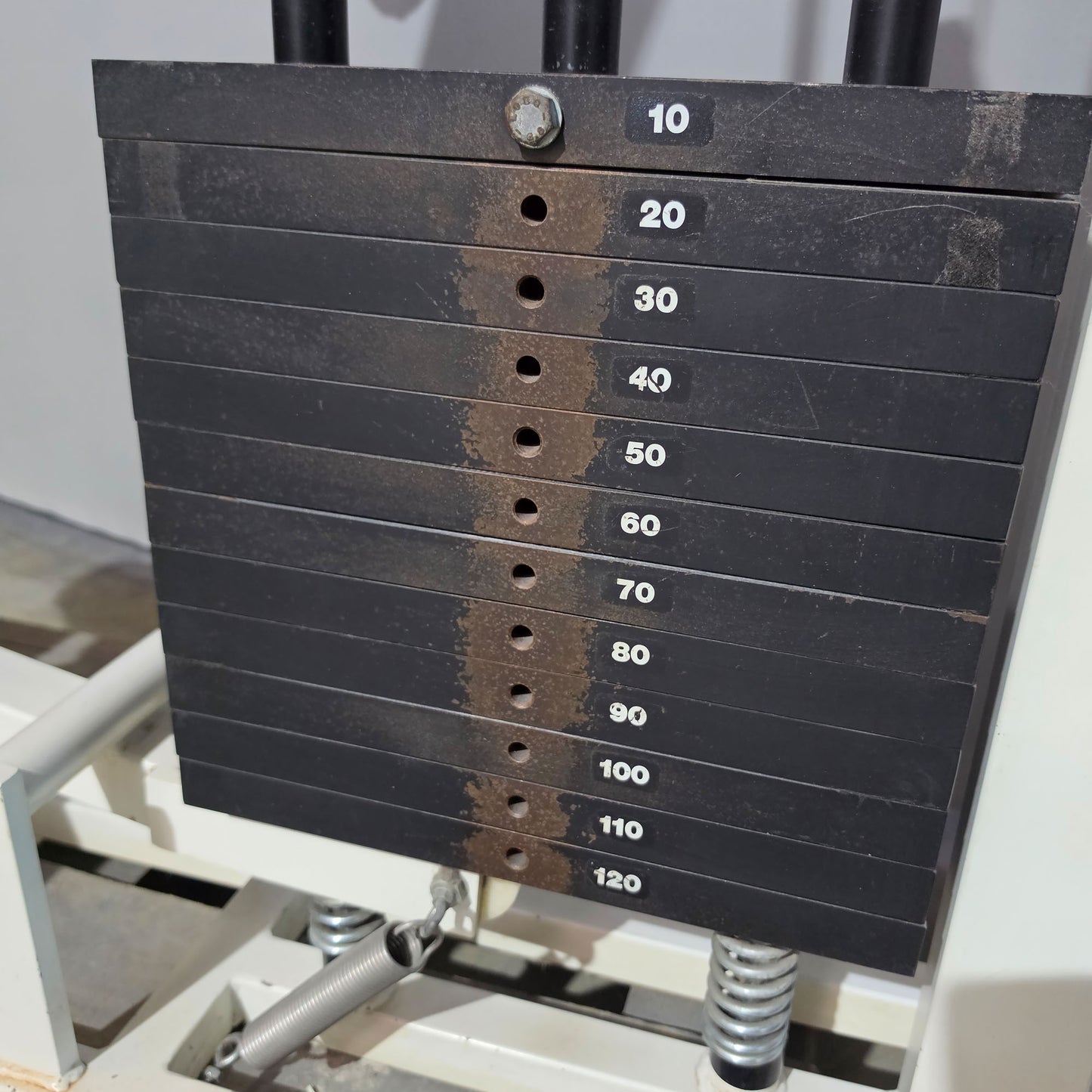Künzler Butterfly, Pec Fly mit Einstiegshilfe, Oldschool Bodybuilding, Rahmenfarbe Weiß, gebraucht mit Gebrauchsspuren