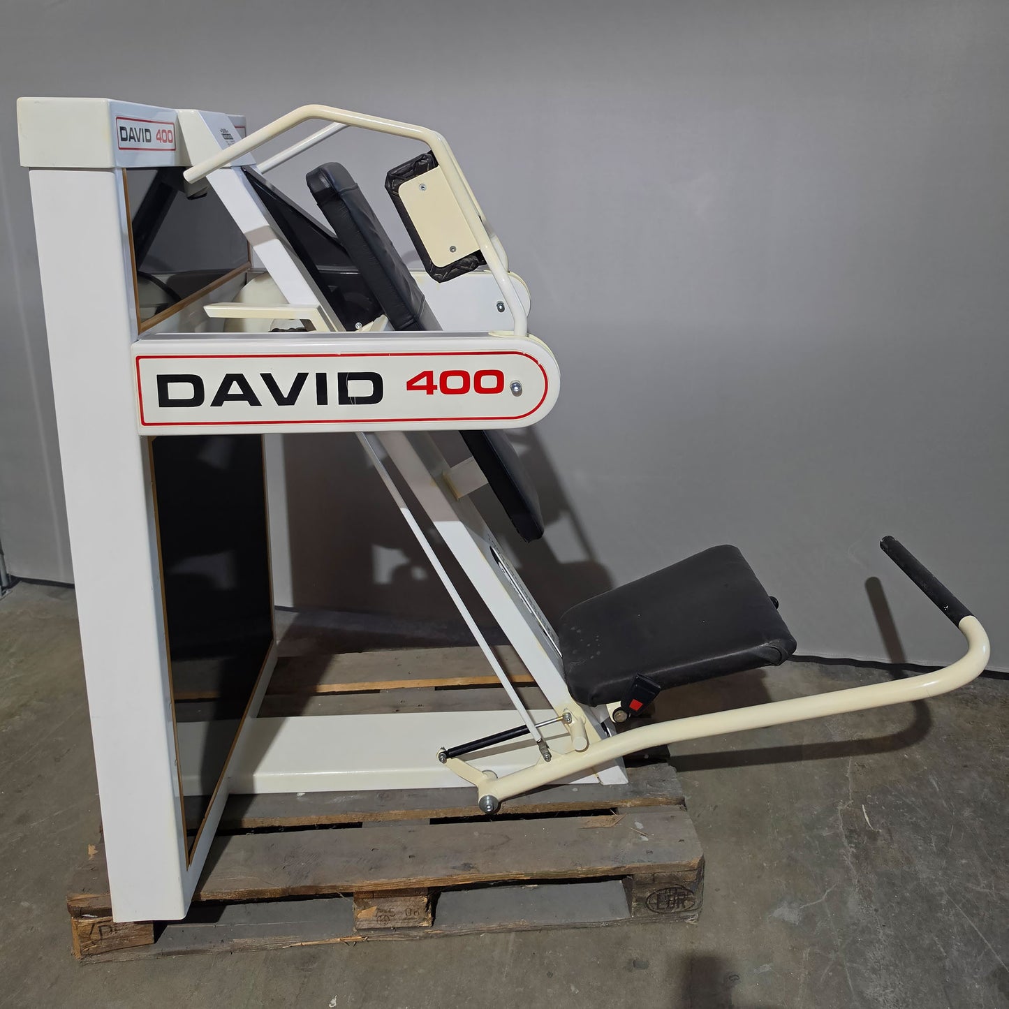 David 400 Pullover, Große Version mit dem 190kg Gewichtsblock! 400 LBS Version, SELTEN, Überzugmaschine, Oldschool Bodybuilding, Rahmenfarbe Weiß, gebraucht - mit Gebrauchsspuren