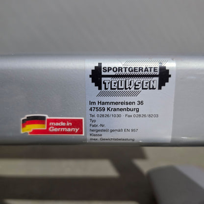 Teuwsen Flachbank, Rahmen Silber, Polster Rot, gebraucht - mit Gebrauchsspuren