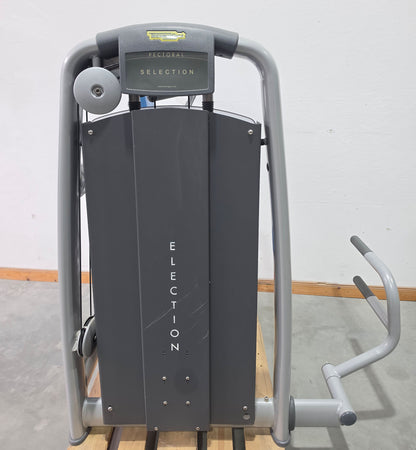 Technogym Butterfly, Pectoral Fly, Einstiegshilfe, Selection Line - Rahmenfarbe Silber, Polster Blau - gebraucht - mit Gebrauchsspuren
