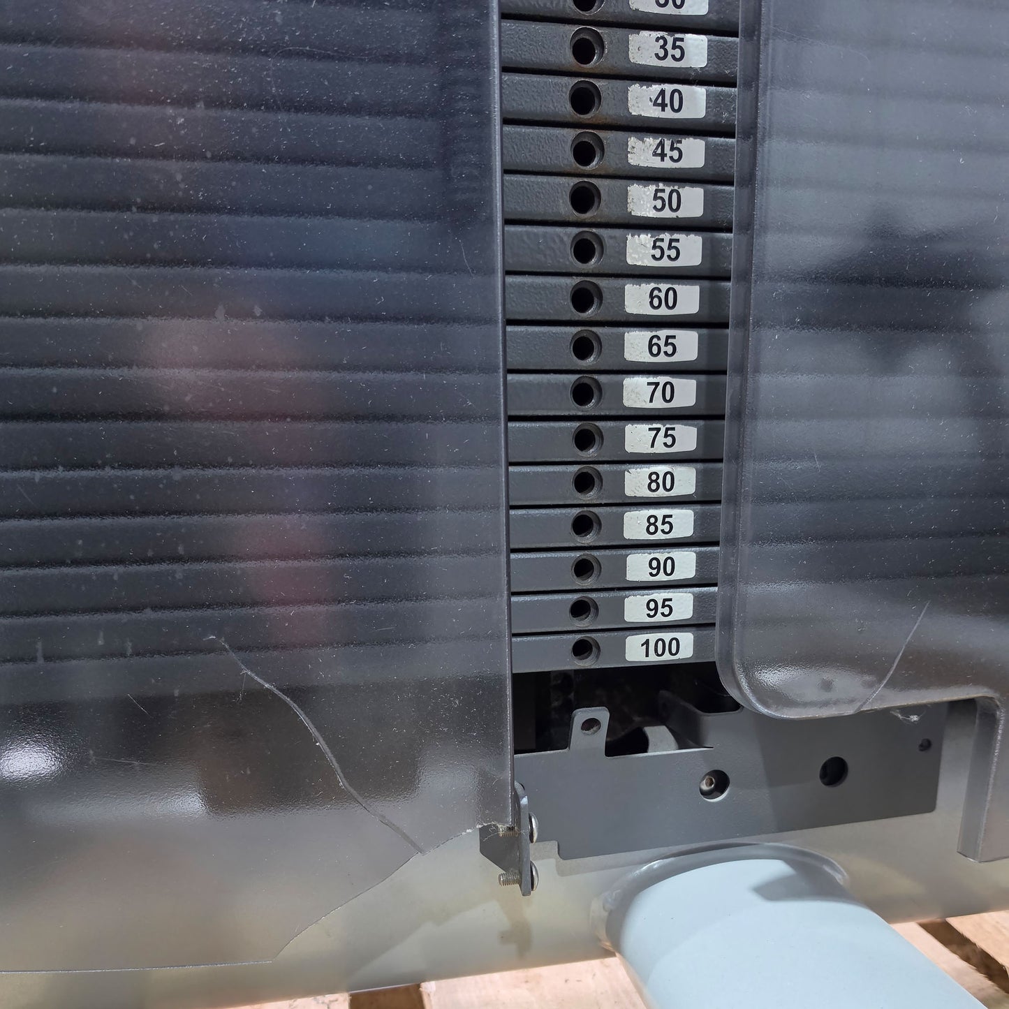 Technogym Butterfly, Pectoral Fly, Einstiegshilfe, Selection Line - Rahmenfarbe Silber, Polster Blau - gebraucht - mit Gebrauchsspuren