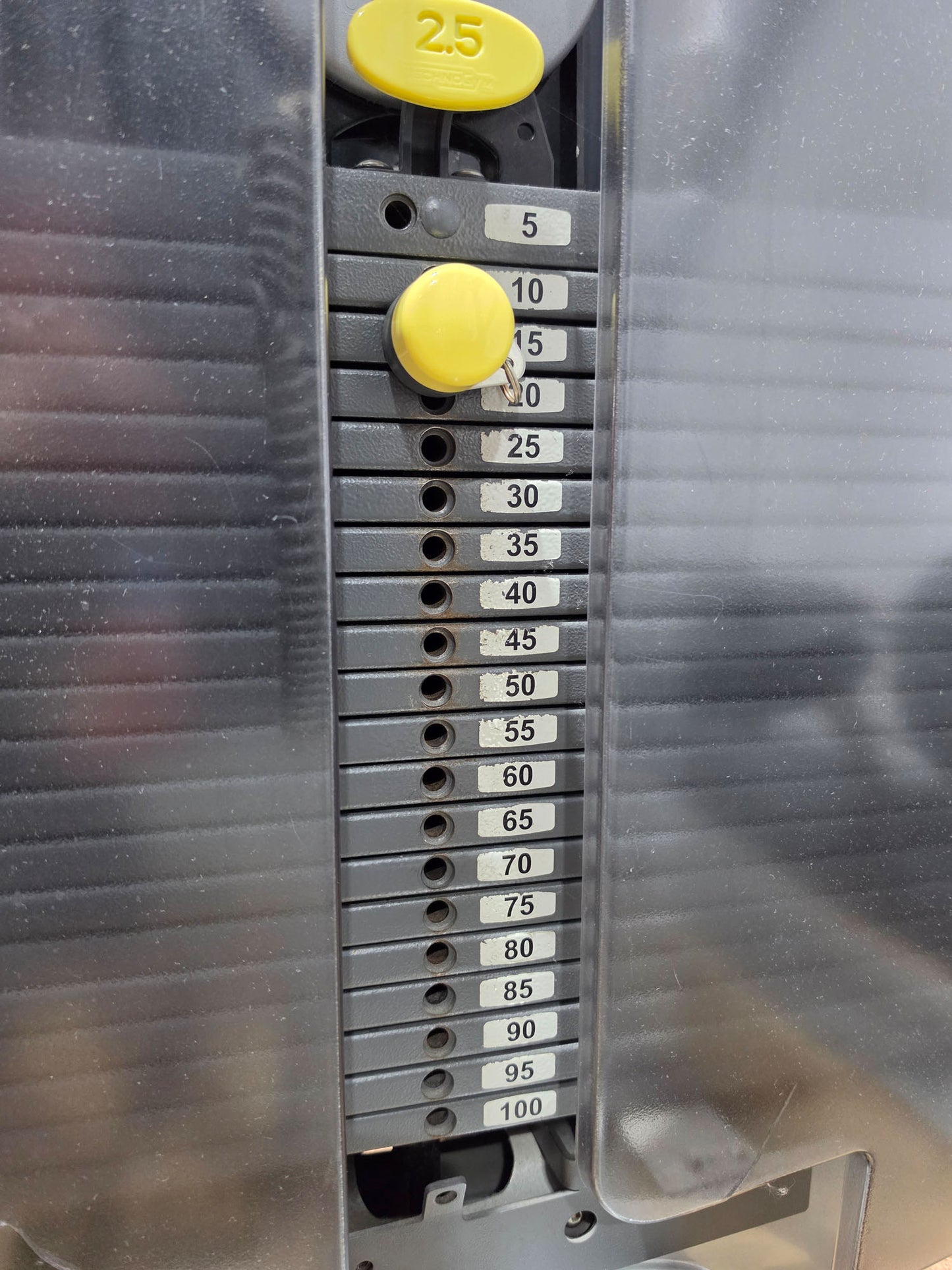 Technogym Butterfly, Pectoral Fly, Einstiegshilfe, Selection Line - Rahmenfarbe Silber, Polster Blau - gebraucht - mit Gebrauchsspuren