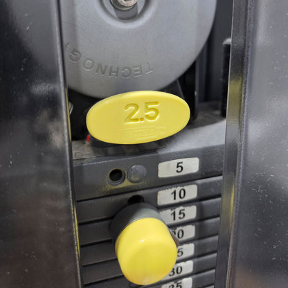 Technogym Butterfly, Pectoral Fly, Einstiegshilfe, Selection Line - Rahmenfarbe Silber, Polster Blau - gebraucht - mit Gebrauchsspuren