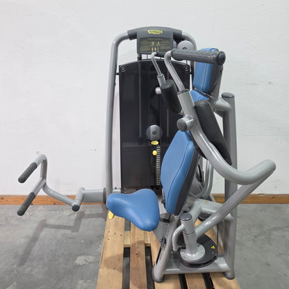 Technogym Butterfly, Pectoral Fly, Einstiegshilfe, Selection Line - Rahmenfarbe Silber, Polster Blau - gebraucht - mit Gebrauchsspuren