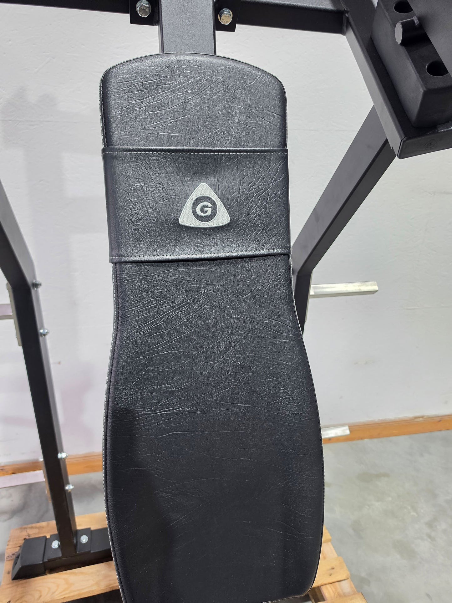 Gymleco 020 Inclined Benchpress, schräge Bankdrückmaschine, Incline Chestpress, Rahmenfarbe Schwarz, gebraucht - überholter Zustand