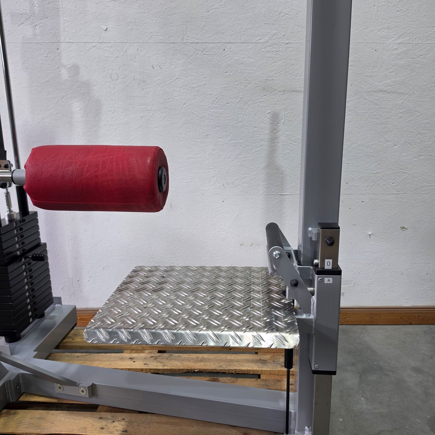 SVG Multi Hip, Kick Machine, Hip Pendulum, MPG, Frame Color Silver, Upholstery Red, MPG, used - refurbished condition