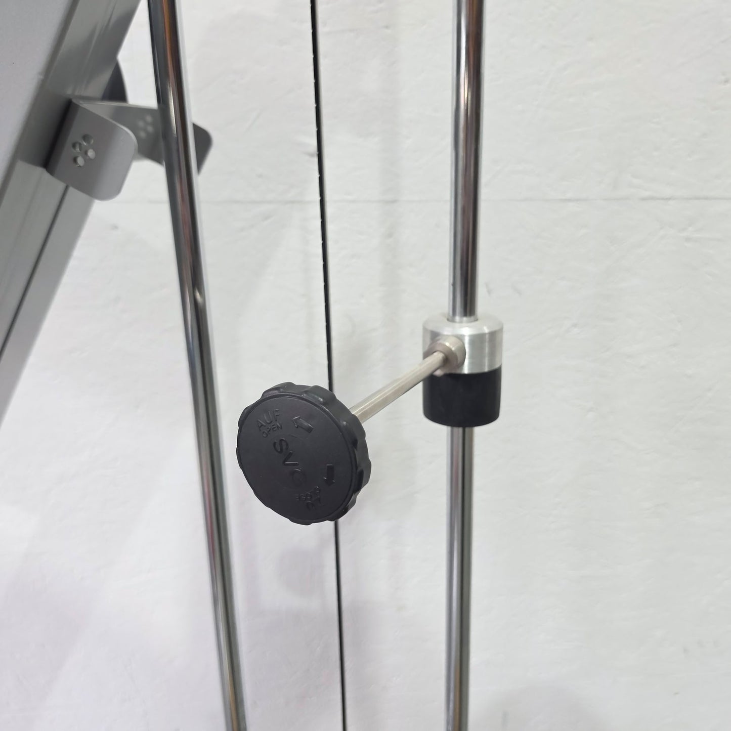 SVG Multi Hip, Kick Machine, Hip Pendulum, MPG, Frame Color Silver, Upholstery Red, MPG, used - refurbished condition