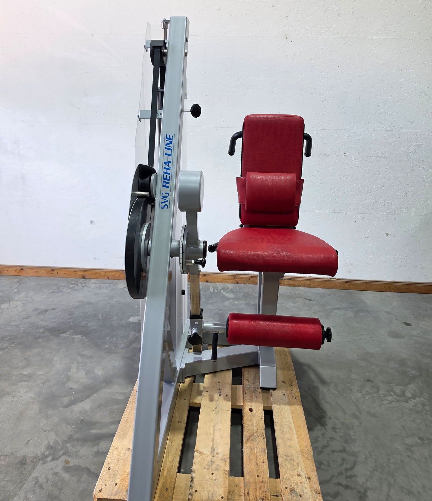 SVG Beinstrecker u. Beinbeuger liegend 2 in 1 Kombigerät, sitzend / liegend verstellbar, MPG, Farbe Silber, gebraucht - überholter Zustand