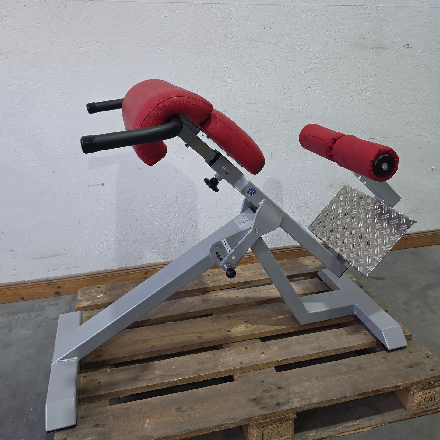 SVG Hyperextension 45° - Back extension bench and lumbar trainer in one device, adjustable, frame color silver, used - refurbished condition
