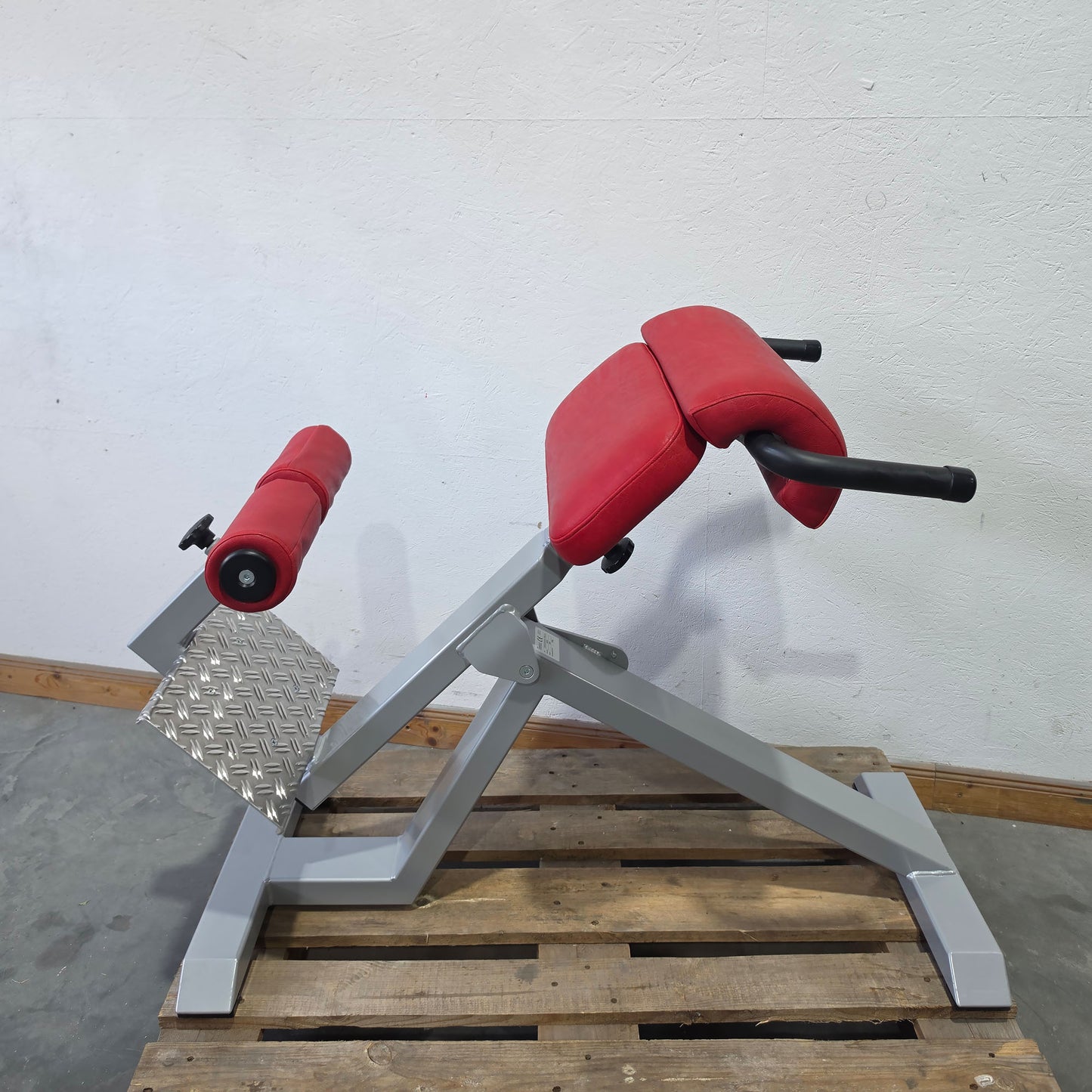SVG Hyperextension 45° - Back extension bench and lumbar trainer in one device, adjustable, frame color silver, used - refurbished condition