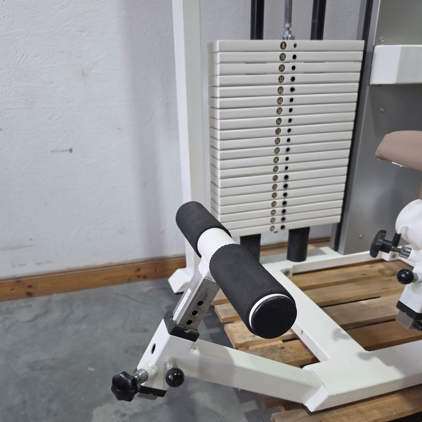 Kaphingst Rückenstrecker RA14, Hyperextension Kraftgerät, sehr variabel einstellbar, Lower Back Machine, Farbe Weiß, gebraucht - geprüfter Zustand mit Gebrauchsspuren