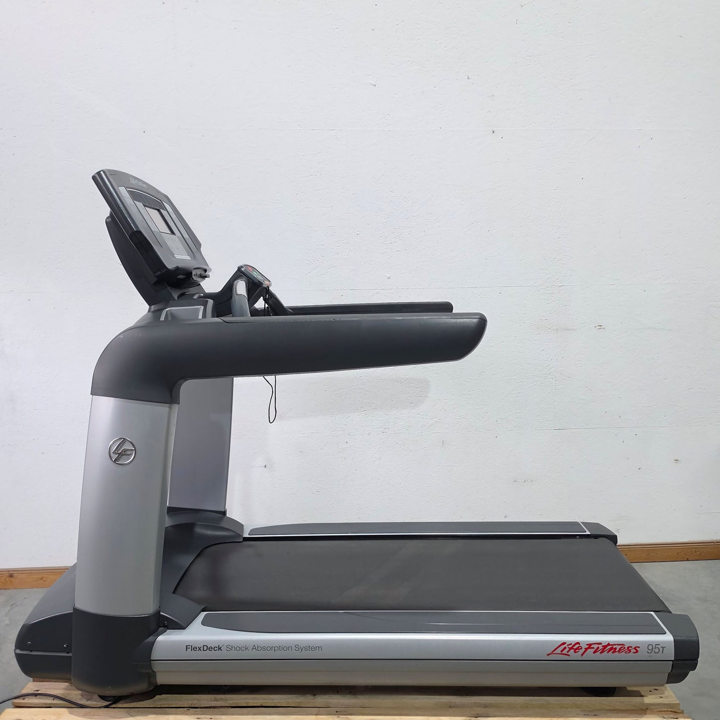 Life Fitness Laufband 95T - Elevation Series 95t - Engage 7" Touchscreen Konsole, gebraucht - überholter Zustand