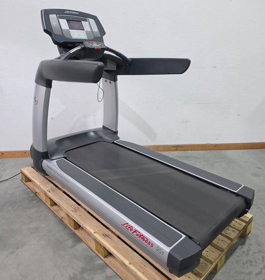 Life Fitness Laufband 95T - Elevation Series 95t - Engage 7" Touchscreen Konsole, gebraucht - überholter Zustand