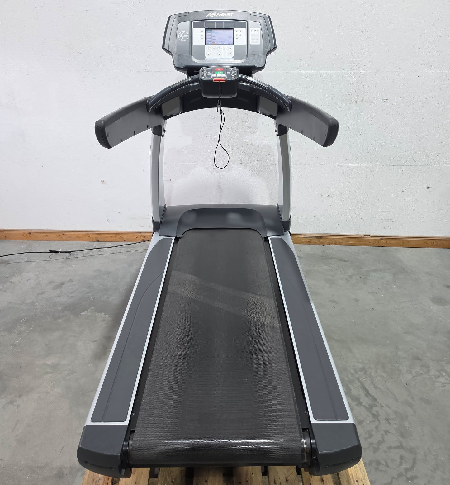 Life Fitness Laufband 95T - Elevation Series 95t - Engage 7" Touchscreen Konsole, gebraucht - überholter Zustand