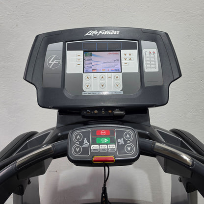 Life Fitness Laufband 95T - Elevation Series 95t - Engage 7" Touchscreen Konsole, gebraucht - überholter Zustand