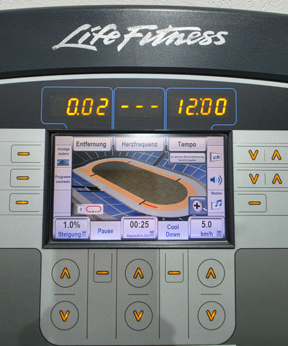 Life Fitness Laufband 95T - Elevation Series 95t - Engage 7" Touchscreen Konsole, gebraucht - überholter Zustand