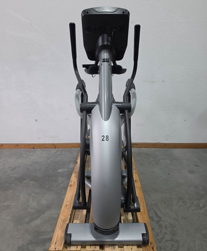 Matrix A5X Crosstrainer mit höhenverstellbarer Steigung, Ascent Trainer, Suspension Elliptical Trainer, LED Display, Farbe Silber, gebraucht - überholter Zustand