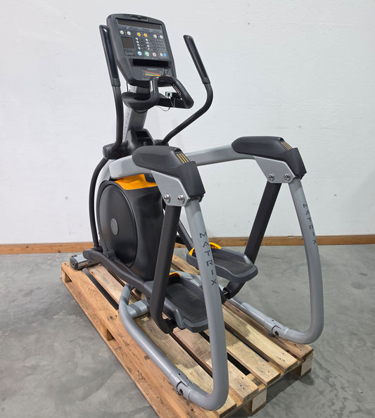 Matrix A5X Crosstrainer mit höhenverstellbarer Steigung, Ascent Trainer, Suspension Elliptical Trainer, LED Display, Farbe Silber, gebraucht - überholter Zustand