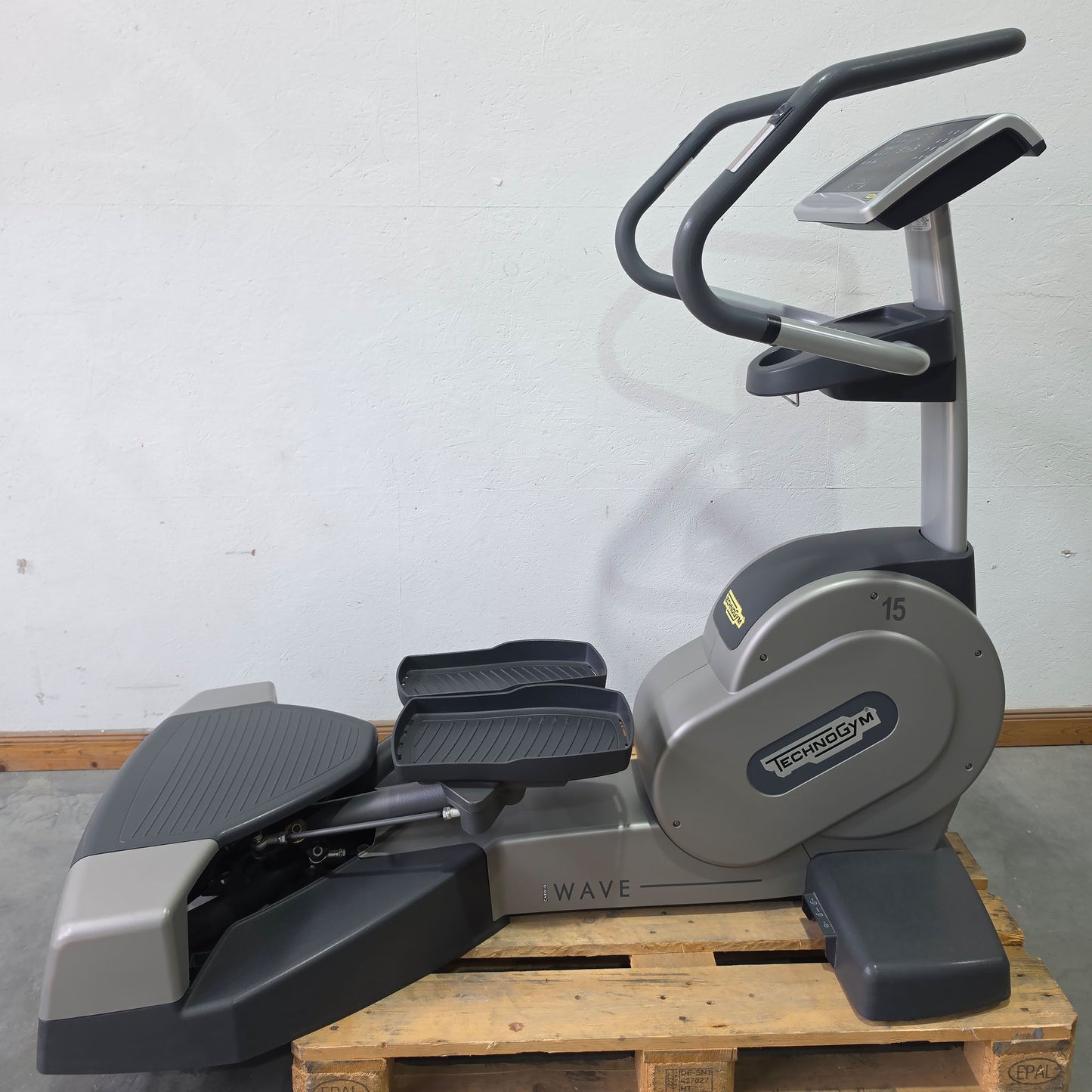 Technogym Wave Excite Line  700 Stepper - Inliner - Ski Ellipsentrainer, LED Display, gebraucht - überholter Zustand