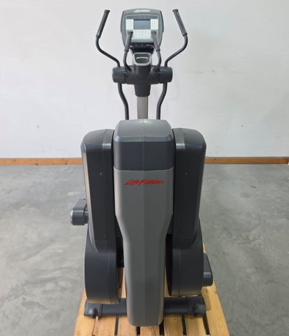 Life Fitness Crosstrainer 95X - Elevation Series 95x - Engage 7" Touchscreen Konsole, gebraucht - überholter Zustand