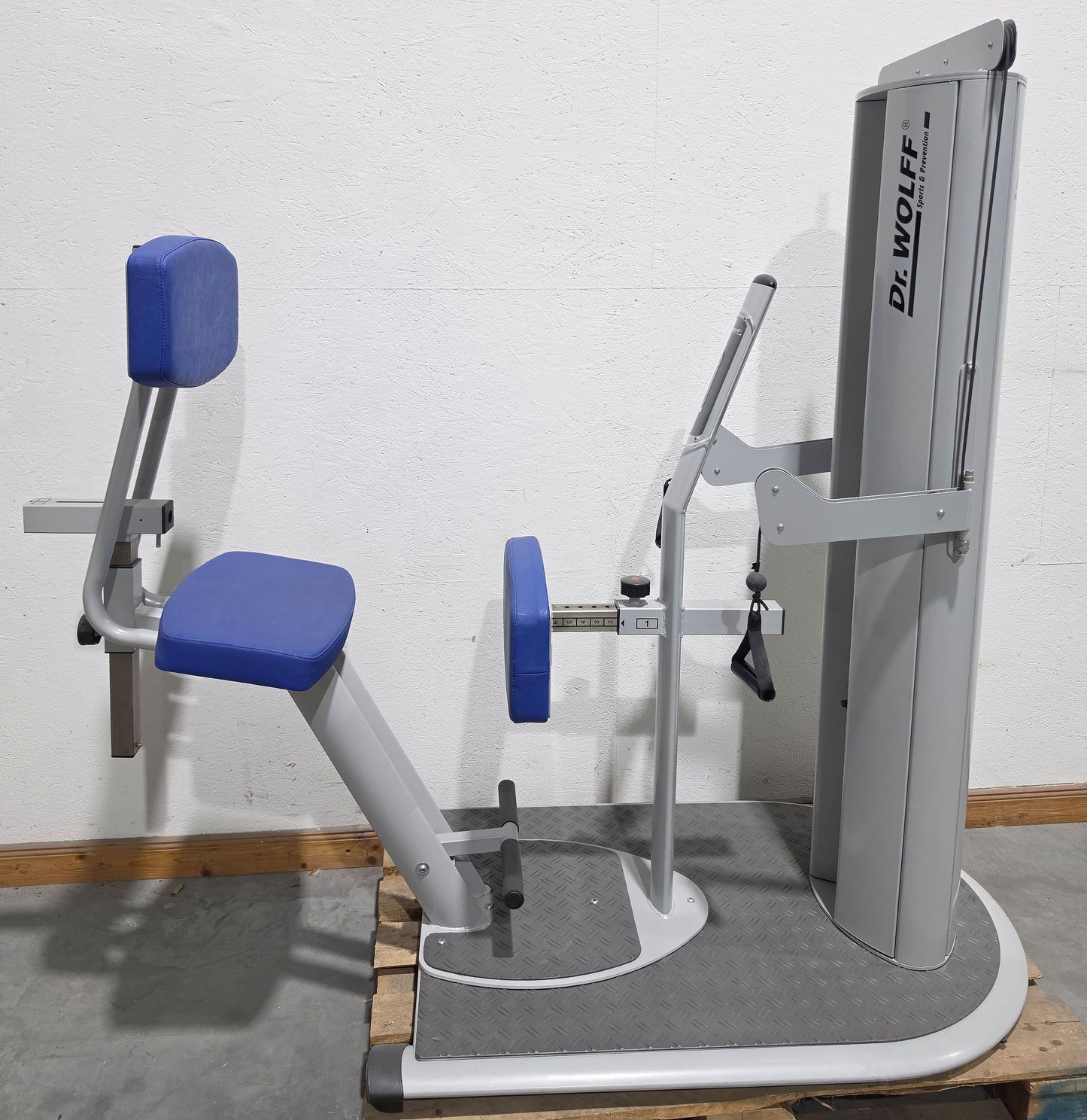 Dr. Wolff Multifidus Trainer 906, Segmentale Stabilisation der LWS, sitzend, Farbe Silber, gebraucht - überholter Zustand
