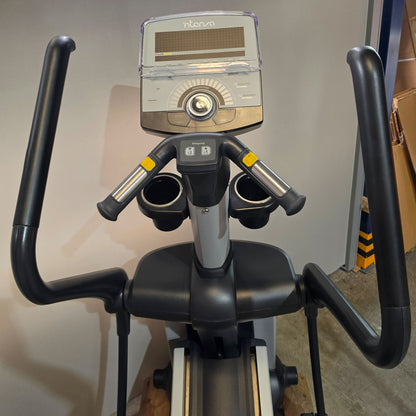 Intenza Elliptical Trainer 550 ETi, Crosstrainer mit Steigungsverstellung, LED Display, gebraucht - überholter Zustand