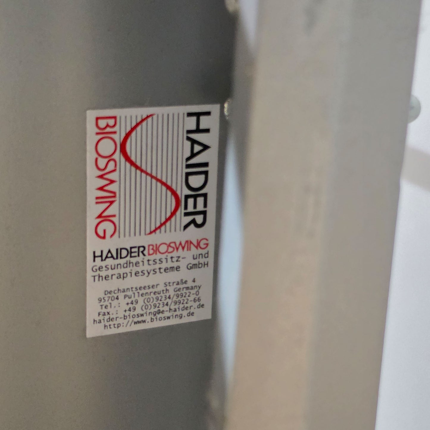 Posturomed 202 von Haider Bioswing, große Variante mit Geländer, Farbe Silber, gebraucht - geprüfter Zustand