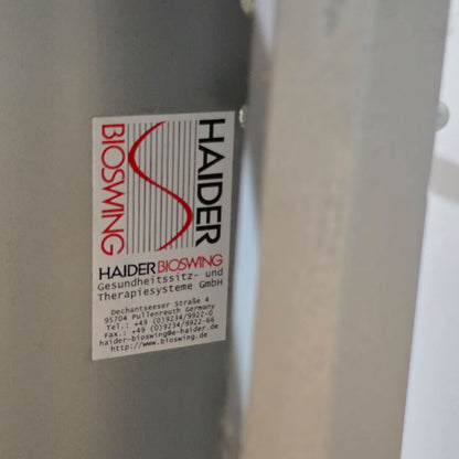 Posturomed 202 von Haider Bioswing, große Variante mit Geländer, Farbe Silber, gebraucht - geprüfter Zustand