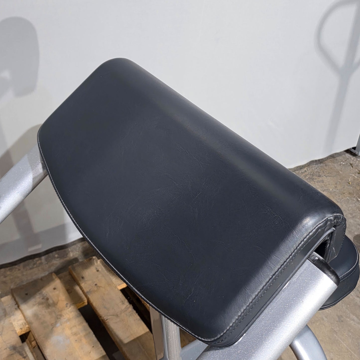 Matrix Scottcurl, Bizepsbank, SZ Curls, Rahmenfarbe Silber, gebraucht mit Gebrauchsspuren