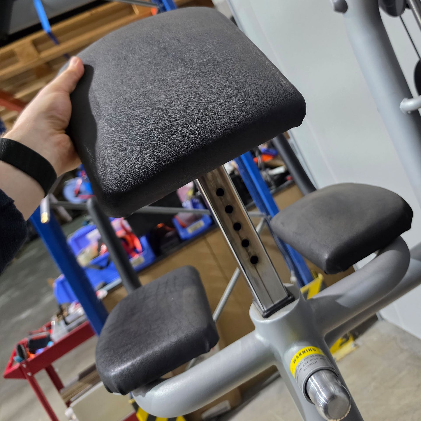Jimsa Gluteusmaschine, Glutes Kick Radial, Pomaschine stehend, Farbe Silber-Grau, gebraucht - geprüfter Zustand mit Gebrauchsspuren