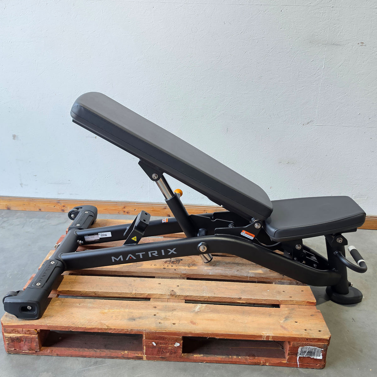 Matrix Magnum MG-A82 Universalbank verstellbar, Hantelbank ohne Ablage, Magnum Multi-adjustable Bench LP, Rahmenfarbe Schwarz, gebraucht - überholter Zustand