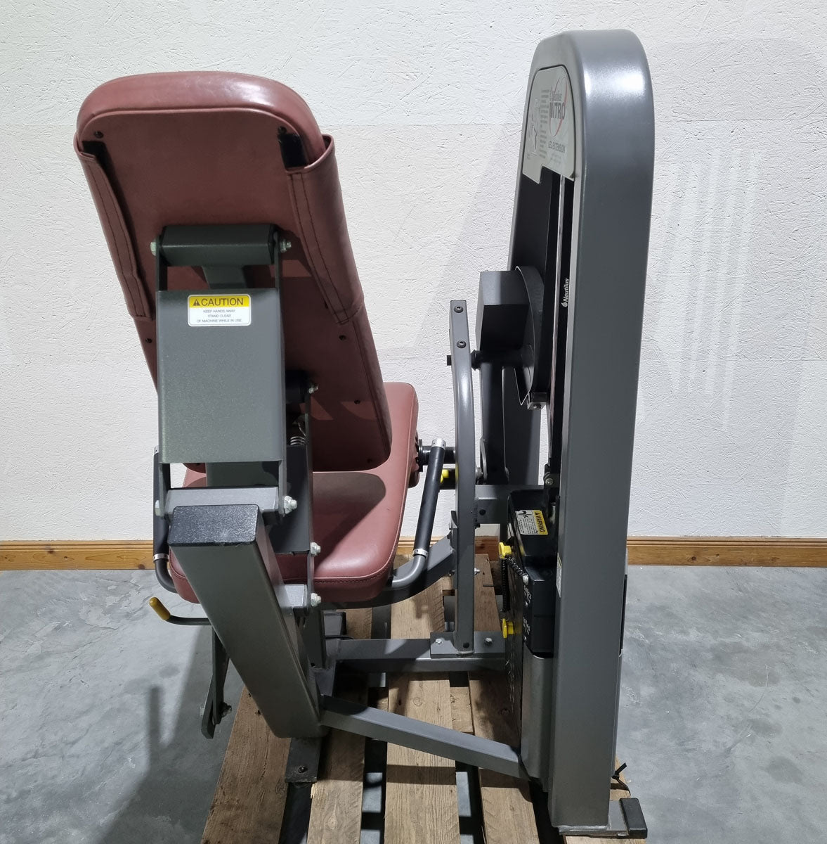 Nautilus Nitro leg extension and leg curl seated, 2 machines in a set, leg curl and leg extension seated, frame color anthracite, used - refurbished condition