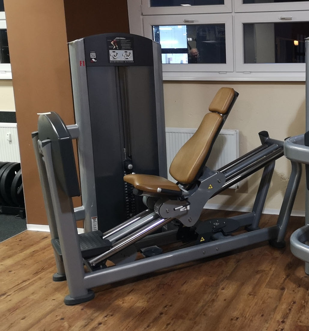 Life Fitness & Hammer Strength - 93 Fitnessgeräte - Kraftgeräte, Cardiogeräte, Plate loaded Geräte, Bänke etc - komplettes Fitnessstudio - gebraucht - TOP Zustand