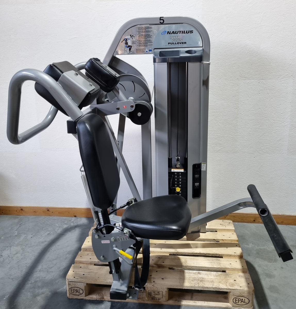Nautilus Nitro EVO and Plus Series - Strength Training Set - 23 fitness machines and 3 benches in a set - used - TOP condition