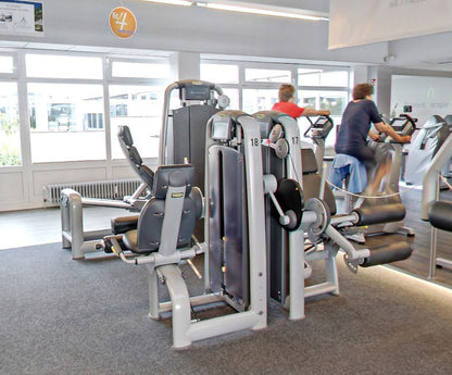 TechnoGym 15 Kraftgeräte im Set, Selection Line, Neue Version mit Plastikverkleidungen, gebraucht - überholter Zustand