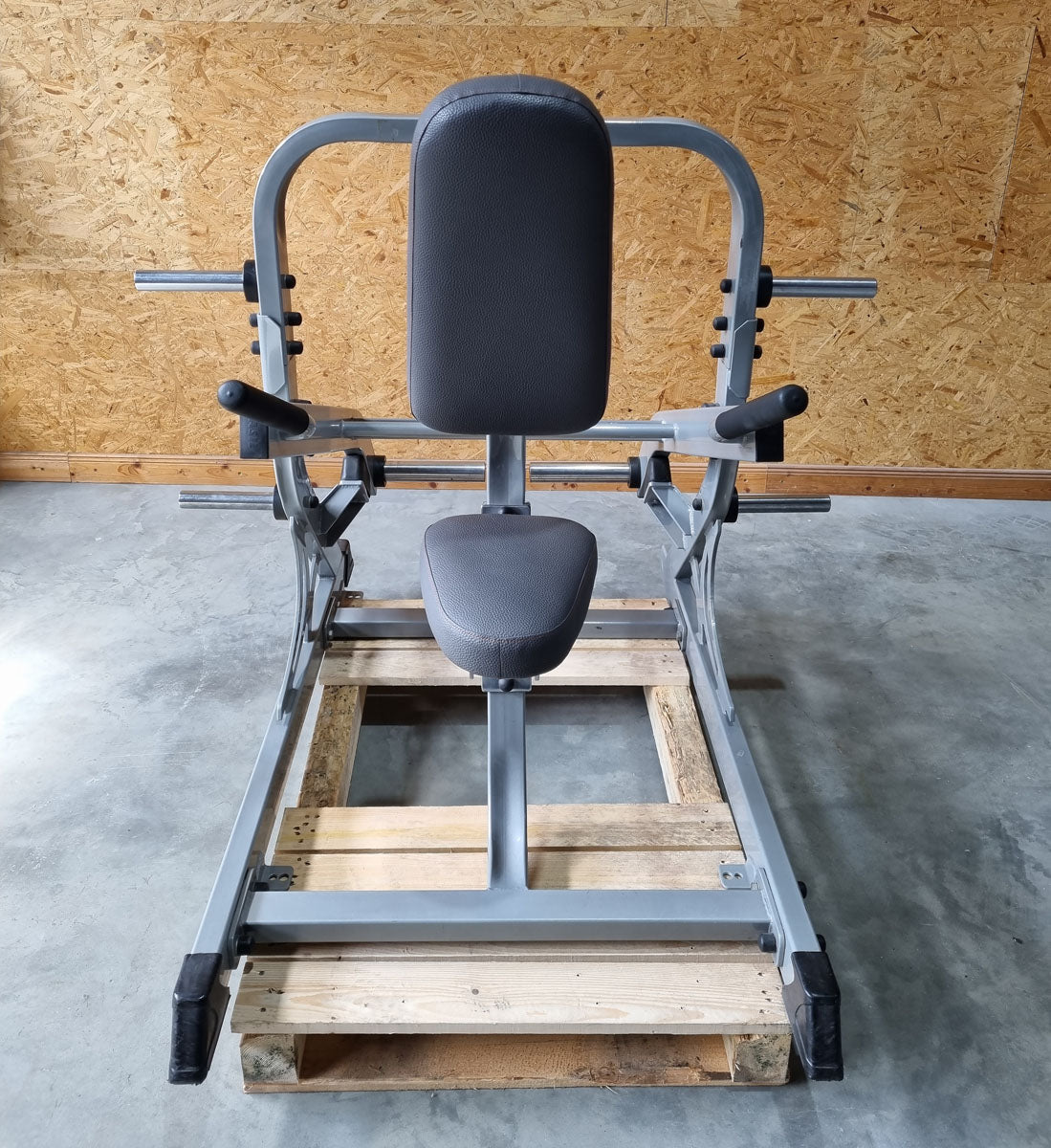 Plate loaded set, 11 strength machines, Hammer Strength replica, used - tested condition